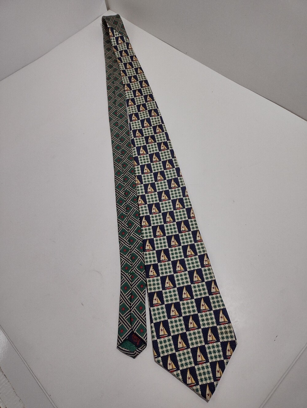 Tommy Hilfiger Mens Nautical Sailboat Navy and Green Patterned Silk Tie Vintage